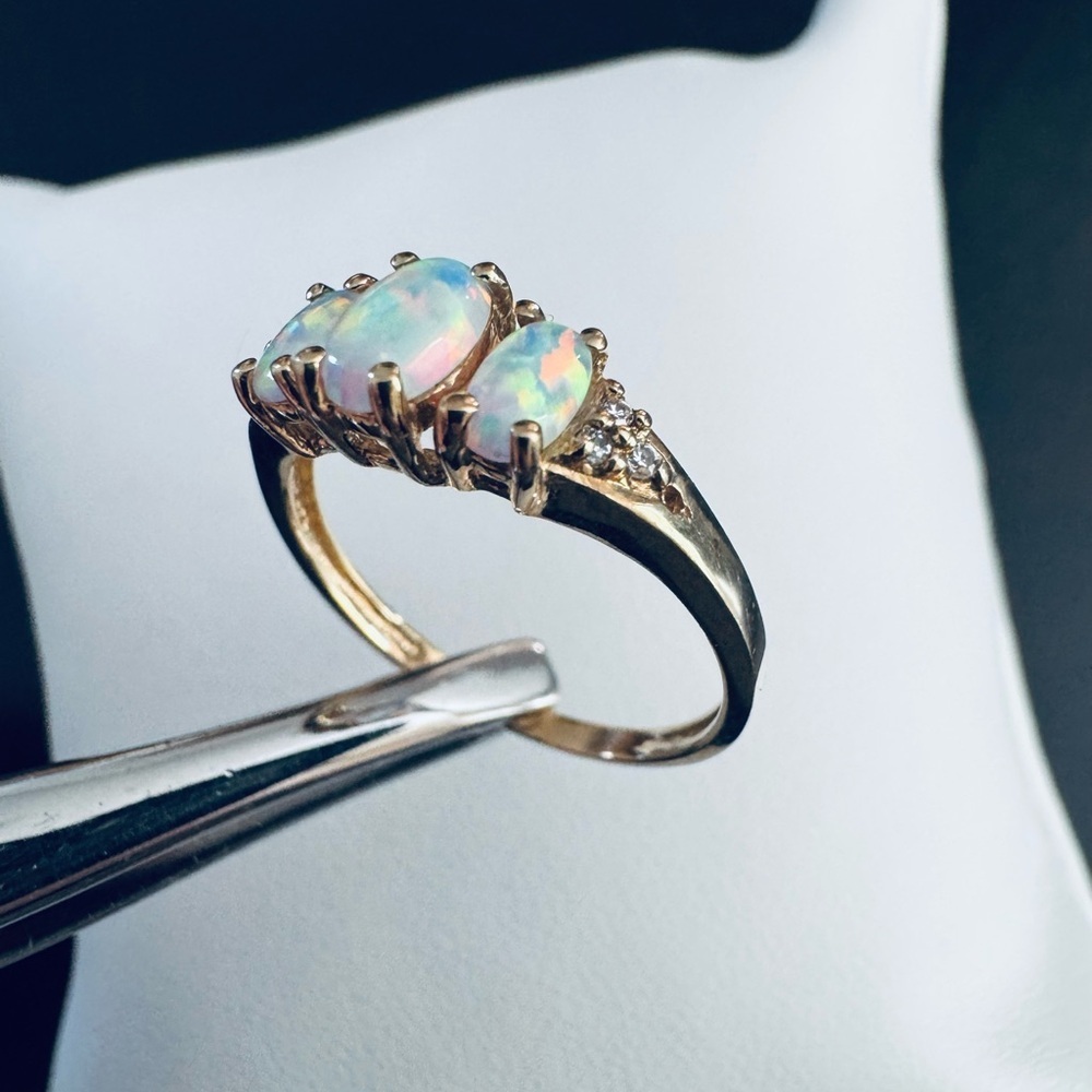 10K Yellow Gold Vintage Opal Diamond Three Stone Band Ring size 6.75 - Picture 6 of 7